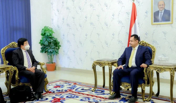 マイーン・アブドルマリク・サイード首相と会談する、チュー・チン駐イエメン中国大使代理を始めとする中国代表団。 (@Yemen_PM)