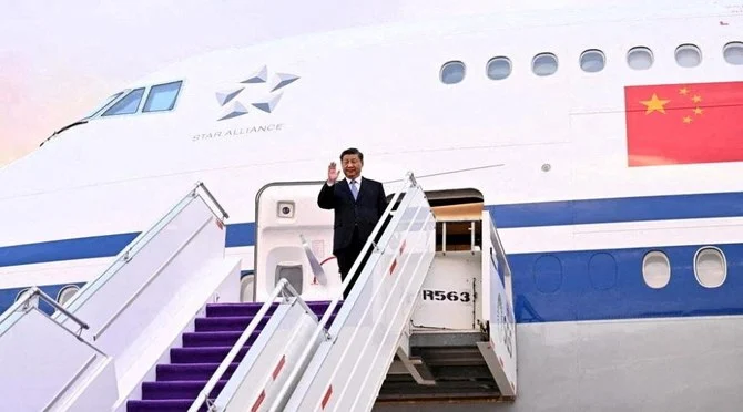 2022年12月7日、サウジアラビアのリヤドに到着した中国の習近平国家主席。（ロイター）