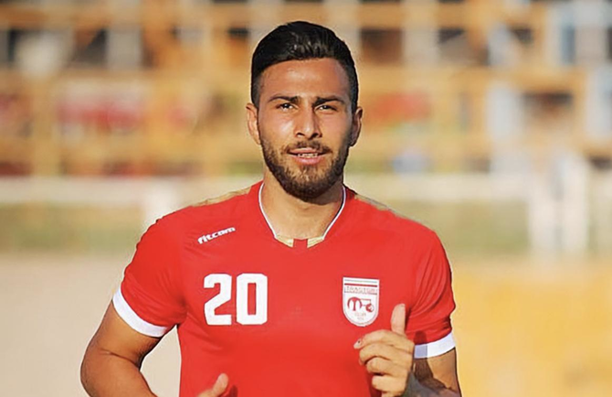 16歳以下の代表選手として活躍したナスルアザダニ選手はテヘランのチーム、ラーフ・アーハンでサッカーキャリアのスタートを切った。 (@FIFPRO)