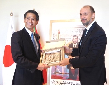 山田外務副大臣がモロッコ及びアルジェリアを訪問した。 (モファ)