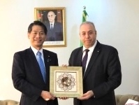 山田外務副大臣がモロッコ及びアルジェリアを訪問した。 (モファ)