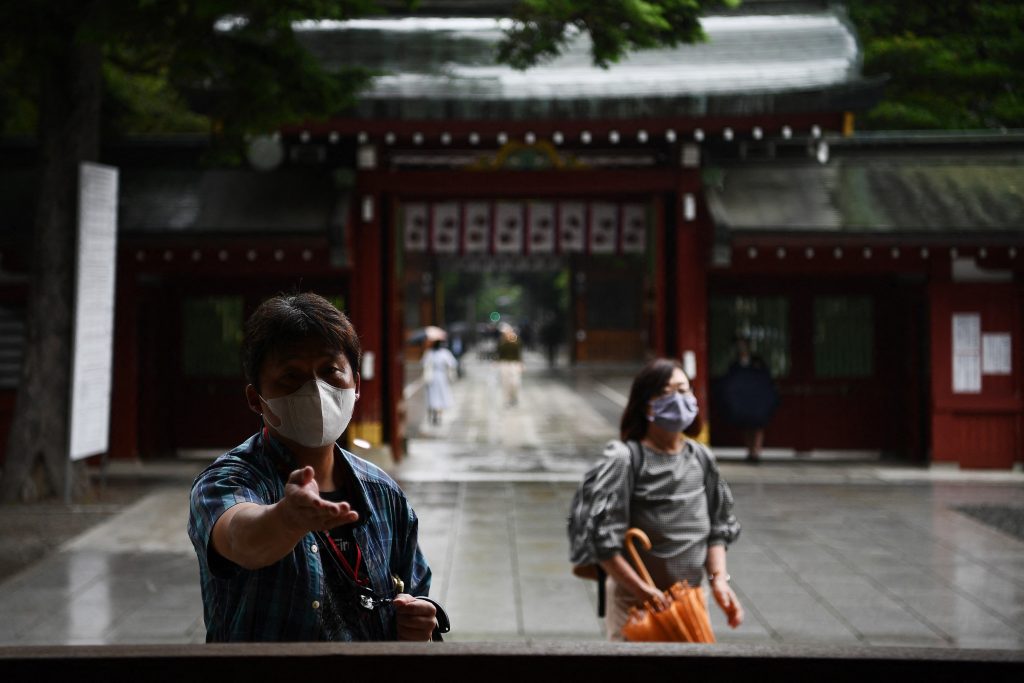 一方、約１０００の寺でつくる京都仏教会は、参拝者がどこにいくら納めたかを第三者が把握する恐れがあることを問題視。(AFP)