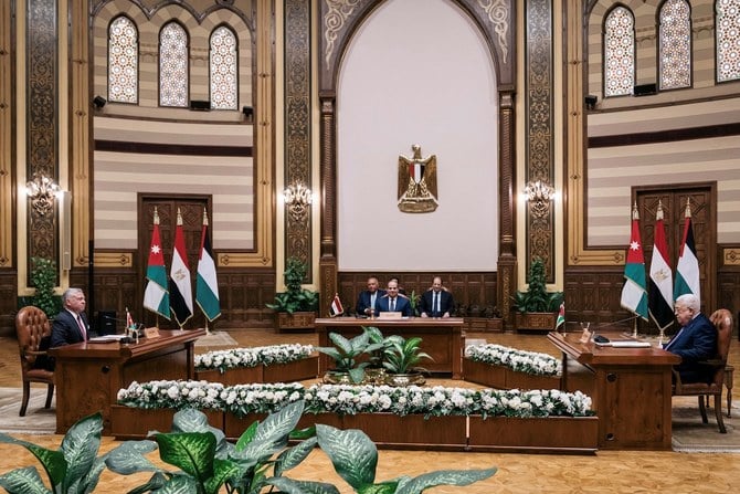 ヨルダン、エジプト、パレスチナの首脳がカイロで3カ国首脳会議を開き、パレスチナの大義について議論している。（ペトラ）