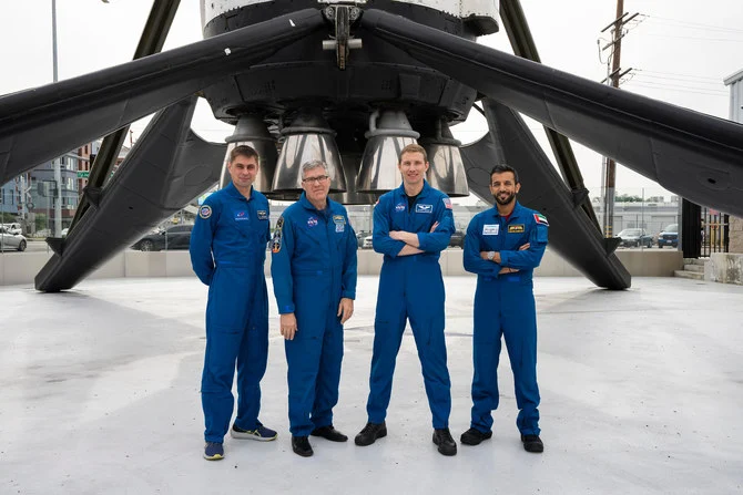 スペースＸの宇宙船「ドラゴン」に、UAEのスルタン・アル・ネヤディ宇宙飛行士、NASAの宇宙飛行士2名（スティーブ・ボーエン船長とウォーレン・ホバーグ操縦士）、ロスコスモスのアンドレイ・フェジェーエフ宇宙飛行士が搭乗する。（WAM）