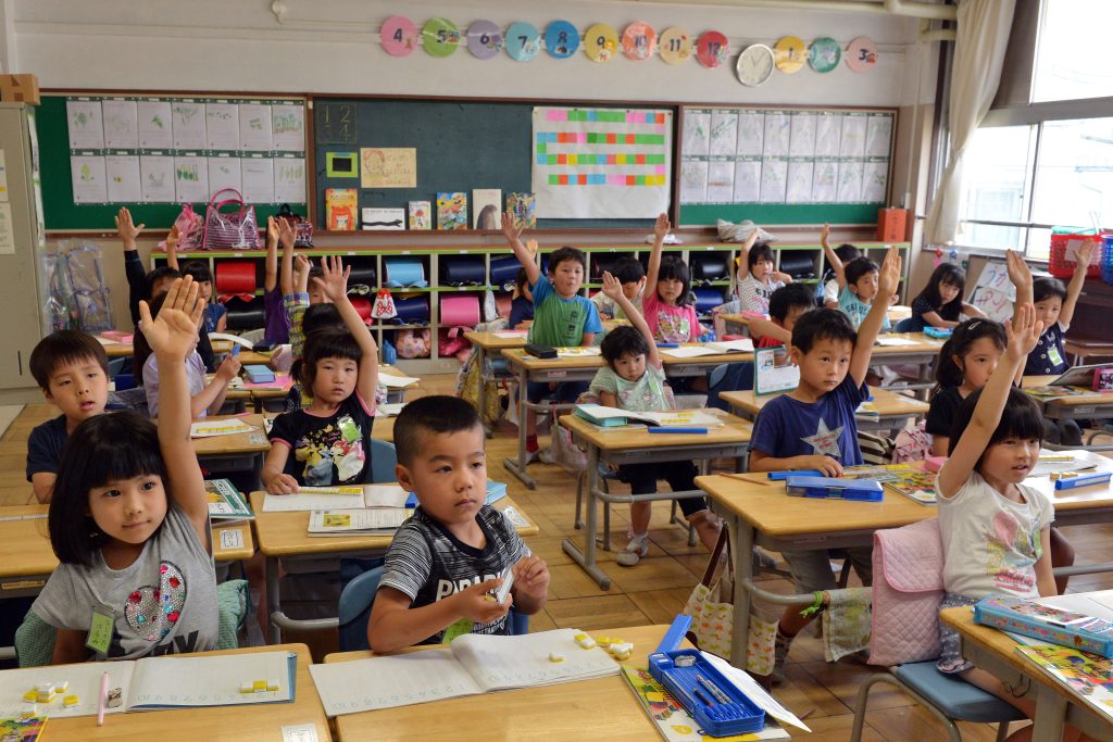 エミレーツ学校教育基金は、UAEの公立学校3校において日本語コースを導入している。（AFP）