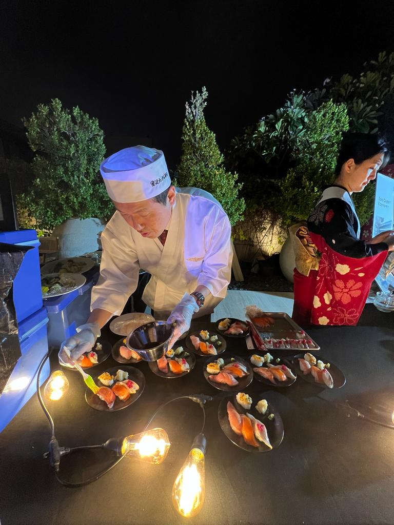 イベントでは、地元の魚や食材、日本の伝統的な保存法や調理法などを使った日本料理が振る舞われた。(ANJ写真)