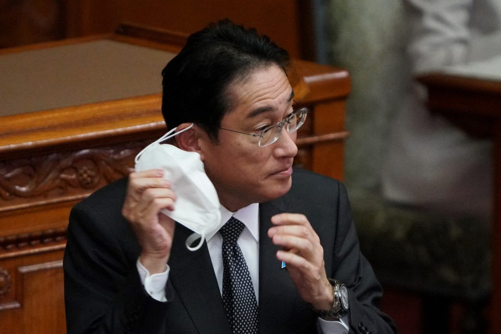 首相の状態について、松野氏は「慢性的な鼻づまりなどの症状がある」と説明。(AFP)