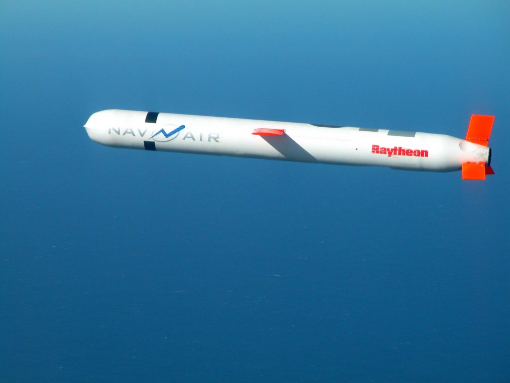 日本政府は、約500基のトマホーク巡航ミサイルを購入する契約をワシントンと締結する予定。 (AFP)