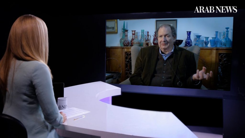 フランクリー・スピーキングの司会者ケイティ・ジェンセンに対して語るナディム・シェハディ氏。(提供写真)
