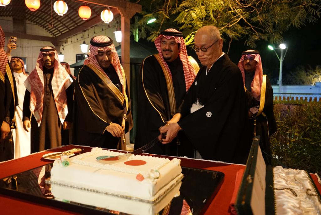 岩井大使は出席者らに対し、サウジアラビアの全13州を訪れる中で、ビジョン2030改革プランが幅広く支持され、また継続的に実行されていることに感銘を受けたと語った。