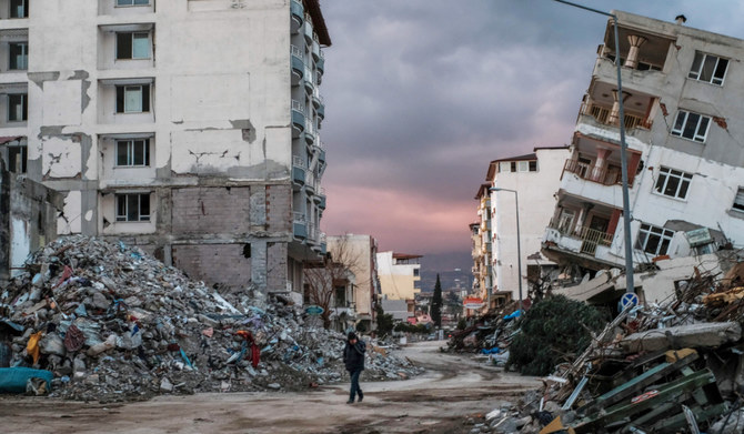 エコノミストらによると、トルコの地震地域を離れた人々は200万人以上と推定され、他県の家賃が押し上げられている。（AP資料写真）