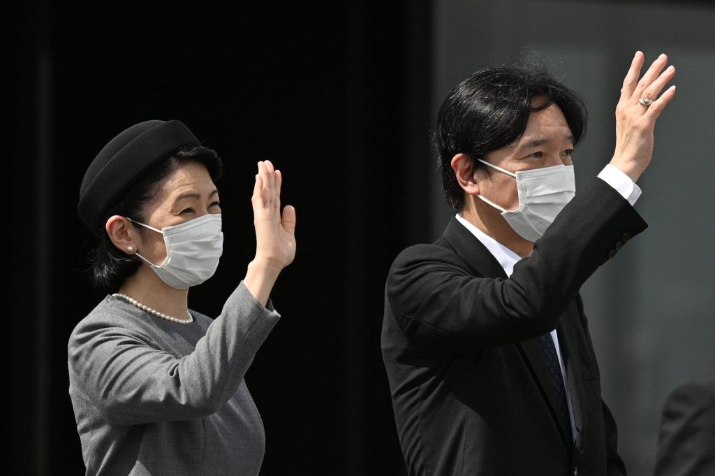 同庁などによると、英国政府から２月末、現地の日本大使館に「元首またはその代理」の参列を求める通知があった。(AFP)