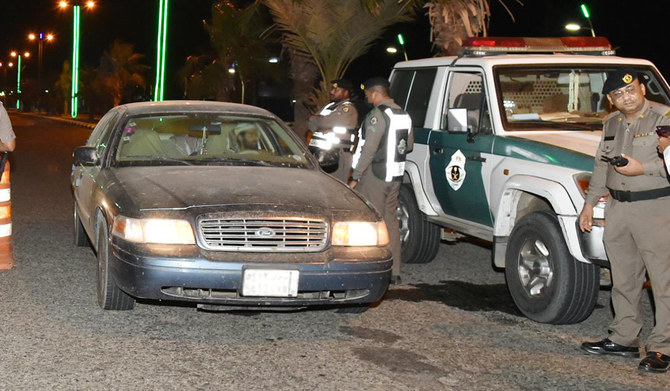 サウジ警察は同国の法律に違反した不法入国者数百人を逮捕した。(SPA)