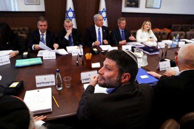 エルサレムの首相官邸で閣議に出席するイスラエルのベザレル・スモトリッチ財務大臣。2023年2月23日（REUTERS/File Photo）