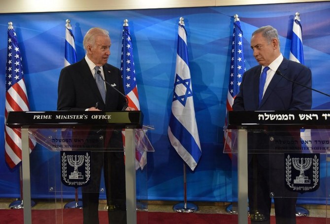 イスラエルで物議を醸している政府法案の審議を「内戦を避けるために停止する」とベンヤミン・ネタニヤフ首相が発表した翌日、この冷ややかな言葉の応酬が行われた。（AFP資料写真）  