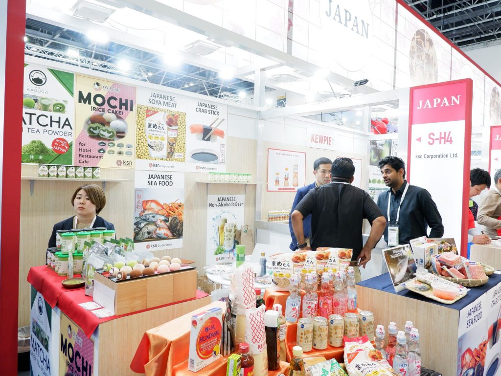 日本パビリオンでは30の事業者がさまざまな食品や飲料をアピールした