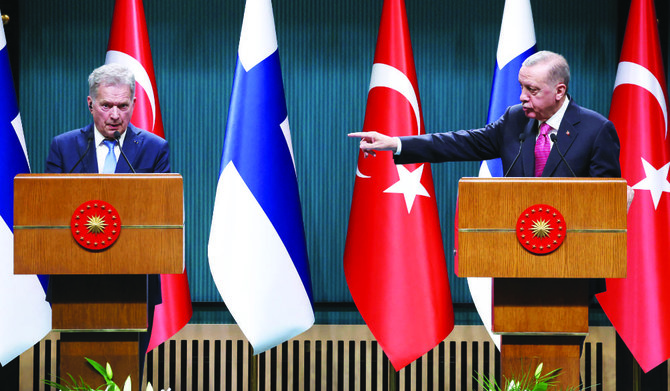 エルドアン大統領は、フィンランドのサウリ・ニーニスト大統領に、フィンランドはトルコの安全保障上の懸念に対処する強い意志を示したとの評価を伝えた。(AFP)