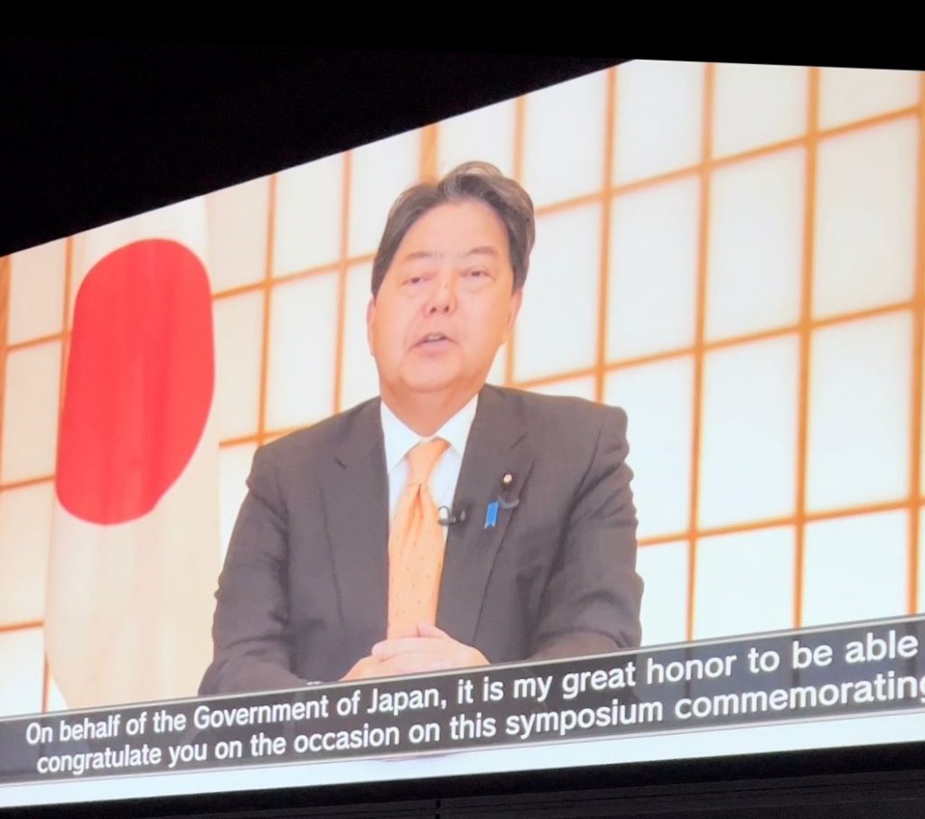 日本の外務省は国交樹立50周年を記念し、東京のUAE大使館でシンポジウムを開催した。（twitter/@uaeembtokyo）