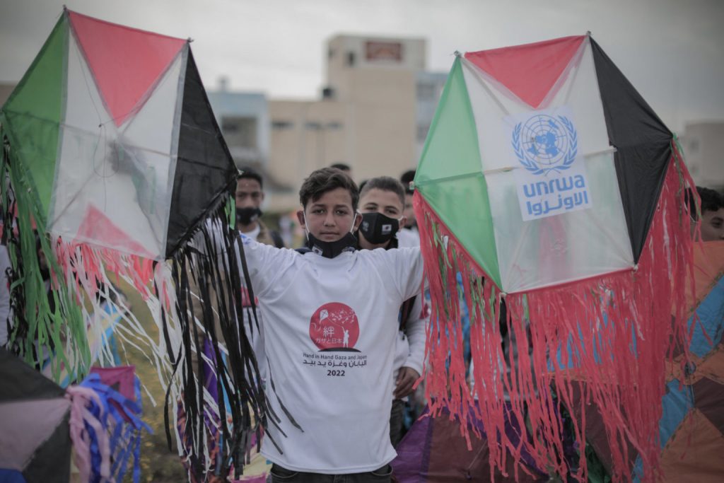 UNRWA主催のたこ揚げイベントでは折り紙や竹の植樹など日本に関連した行事も行われた（UNRWA）