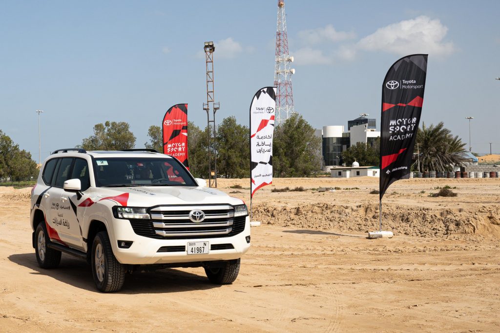 アル・フタイム・トヨタは、UAE初の国産モータースポーツリアリティTV番組を立ち上げた。シャヒード上で放映される。（同社提供）