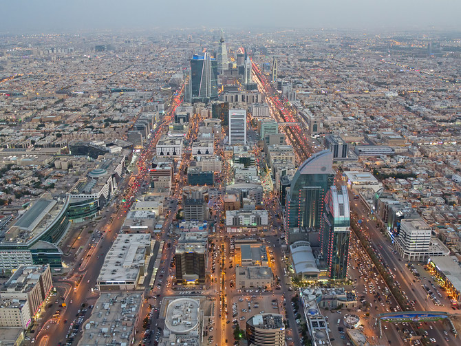 サウジアラビアは2030年までに失業率を7%にする目標を掲げている。（Shutterstock）
