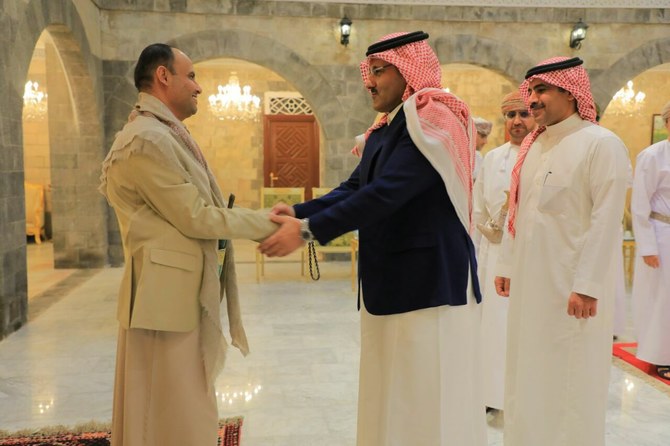 オマーンの代表団とともにサヌアを訪問するサウジアラビアのムハンマド・アル・ジャーベル駐イエメン大使。（@mohdsalj）