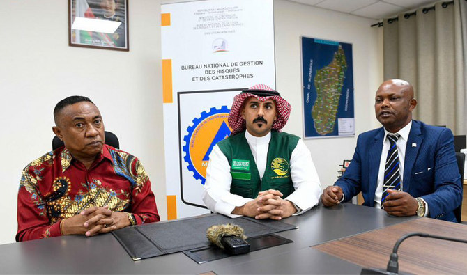 サウジアラビアのチームは、同国がマダガスカルに200万ドル相当の食料援助を提供すると発表した。(SPA)