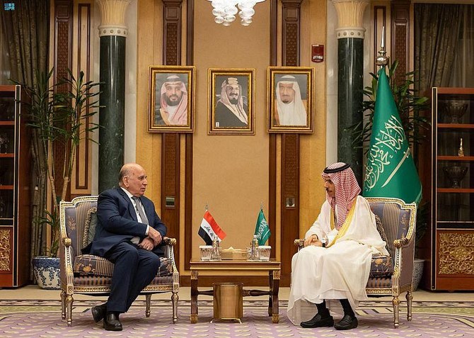 フアード・モハメド・フセイン外務大臣は、ジェッダにてファイサル・ビン・ファルハーン王子兼外相と面会した。（SPA）