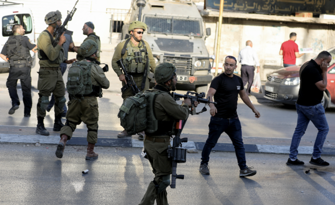 イスラエル軍は引き続き、ヨルダン川西岸地区北部のナブルス近くの軍検問所で対策を強化していた。（ロイター/ファイル写真）