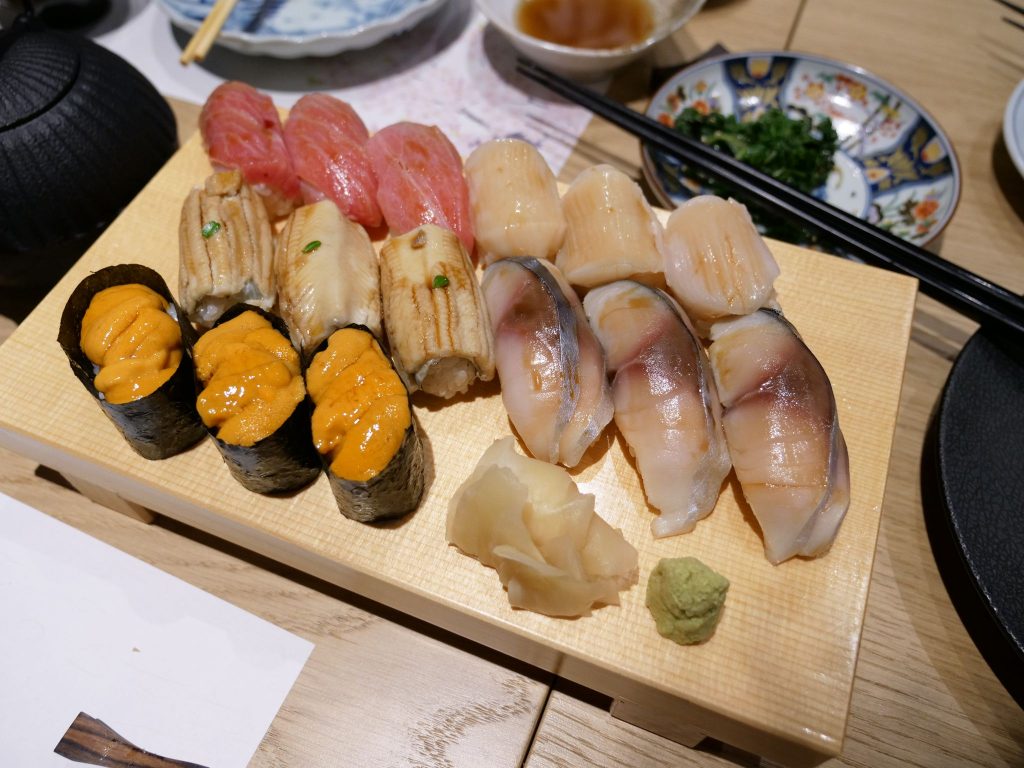 レストランのメインコンセプトは、「料理も食器も日本のもので、スタッフもすべて日本人。日本に行かなくてもドバイで本格的な日本料理が楽しめる」というもの。