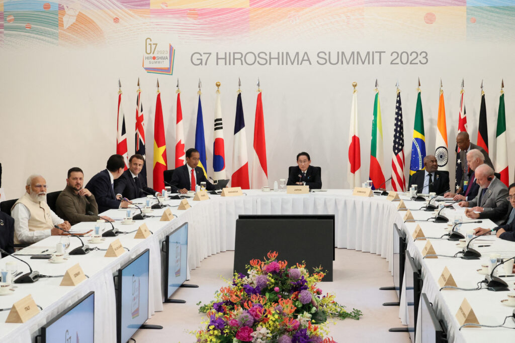 2023年5月21日、西日本の広島で開催されたG7首脳会議の一環として行われた、G7、パートナー国、ウクライナによる会合の全景。(資料/ロイター)