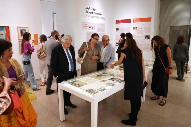 レバノンの重厚なスルソーク美術館は、ベイルート港での爆発事故により、建築の宝石と近・現代美術のコレクションが壊滅的な打撃を受けた後、2年以上経過して再開された。（AFP）