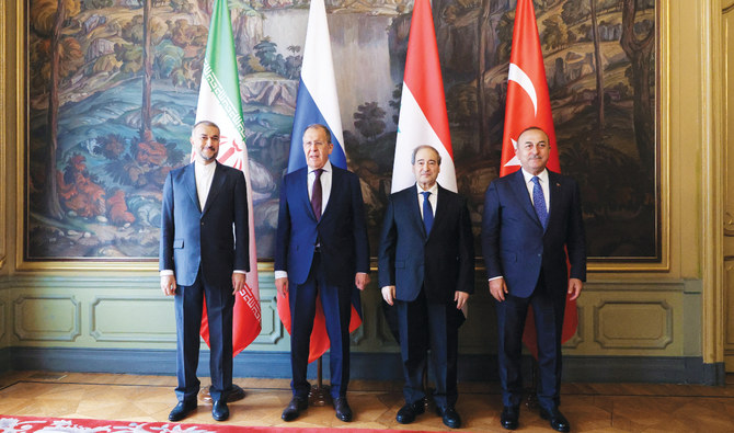 会談中のイラン、ロシア、シリア、トルコの外相ら。2023年5月10日、モスクワ。（ロイター）
