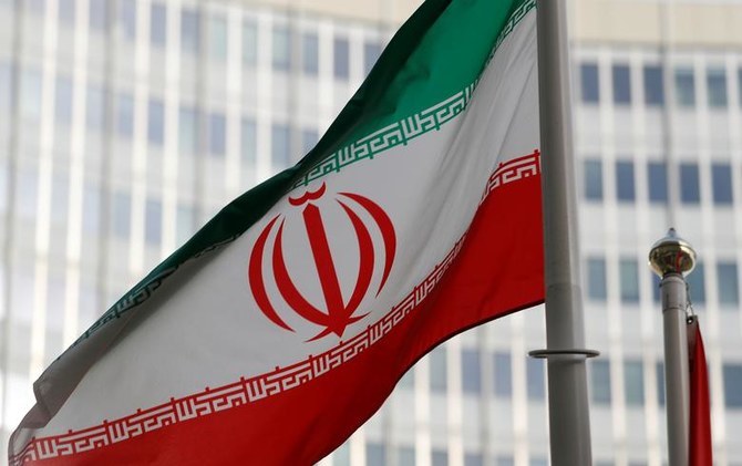 イランでは、女性の服装規定違反の疑いで逮捕されたクルド系イラン人のアミニ(22歳)さんが死亡したことをきっかけに、全国各地で抗議行動が相次いだ。 (ロイター/ファイル)