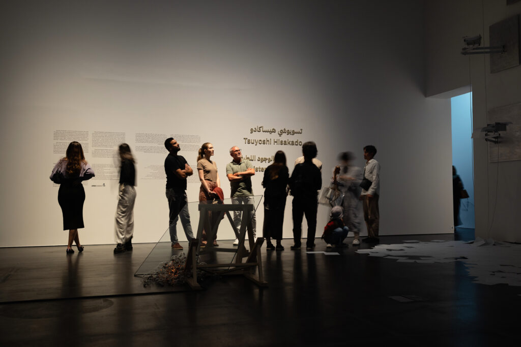 アラブ首長国連邦ドバイのジャミール・アーツ・センターで開催された日本人アーティスト久門剛史氏の展覧会「丁寧に生きる」の作品（提供）