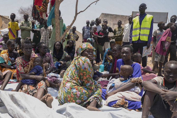 専門家は、スーダンにおける混乱や違法行為により、ムスリム同胞団が復活を遂げるチャンスが生まれていると警告している。（AFP）