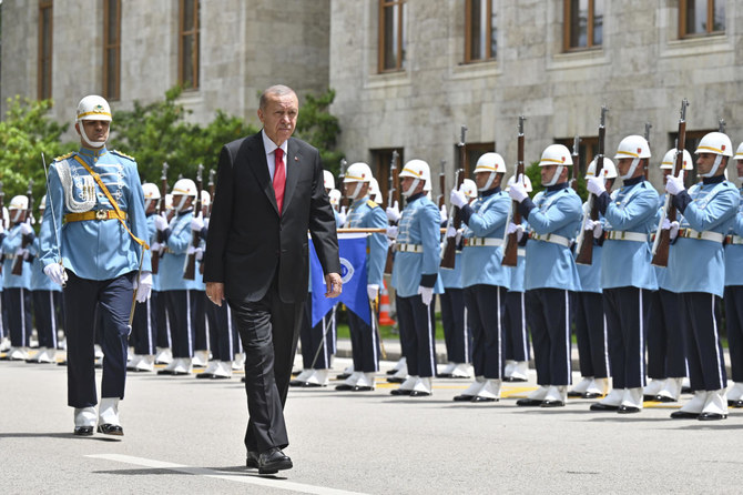 トルコ史上最長期間指導者を務めているエルドアン大統領は、経済が減速し欧米との外交的緊張が高まる中、3期目に入っても喫緊かつ大きな課題に直面する。（dia images、AP経由）