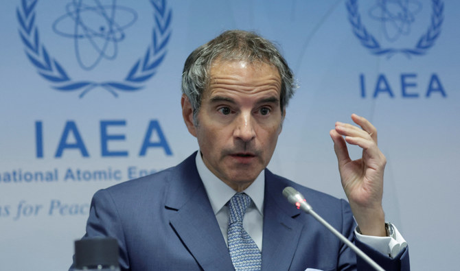 ウィーンで開催されているIAEA理事会で記者会見に臨むラファエル・グロッシーIAEA事務局長。(ロイター)