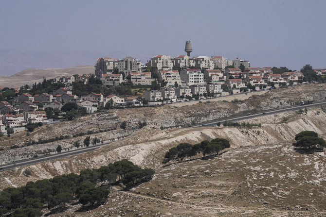 西岸地区にあるイスラエル入植地「マアレ・アドゥンミーム」の景色（2023年6月18日）。（AP）