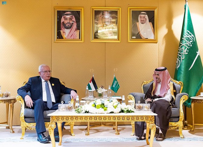 リヤドにてサウジアラビアのファイサル・ビン・ファルハーン・アール・サウード外務大臣とパレスチナのリヤード・アル・マーリキー外務・移民庁長官。 （SPA）
