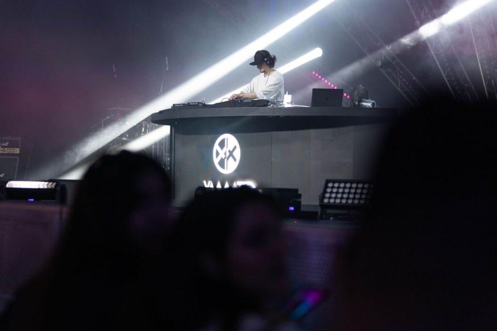 アスカはのYamatoとともにシティ・ウォークで3回のライブコンサートを行った。(ANフダ・バシャタ)