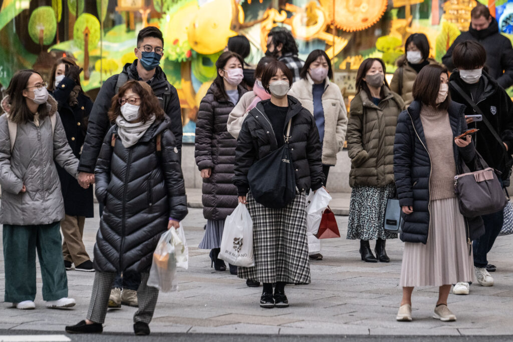 新たに入院した全国の患者数は６９５２人で、前週から６３２人増えた。(AFP).