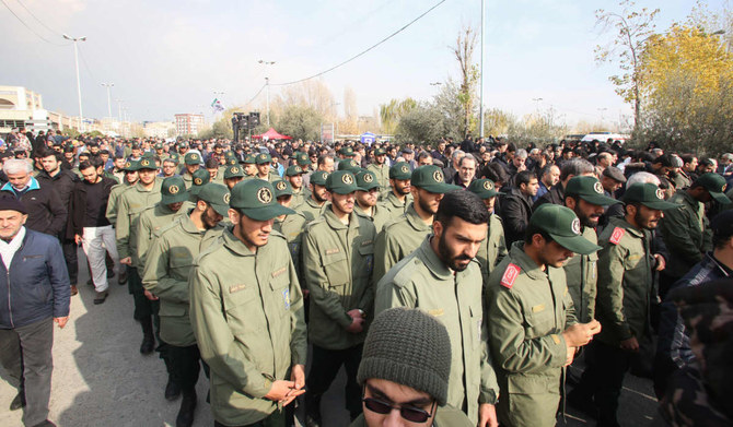 テヘランでデモに参加するイランのイスラム革命防衛隊(IRGC)メンバー(資料=AFP)
