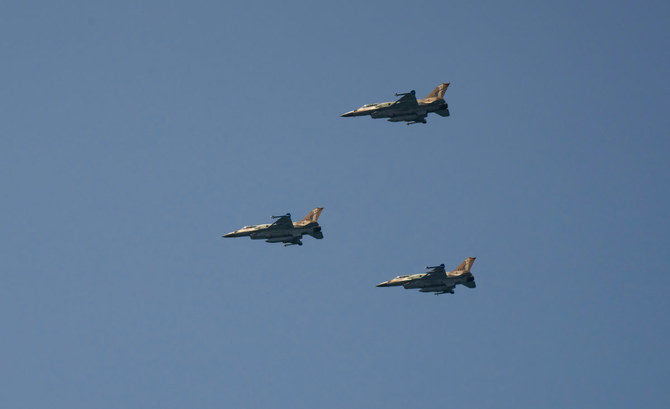 このファイル写真に写っているイスラエルのF -16戦闘機は、過去数年間にわたってシリア内の標的を繰り返し狙ってきたイスラエルの空爆に関わっている。（シャッターストック画像）