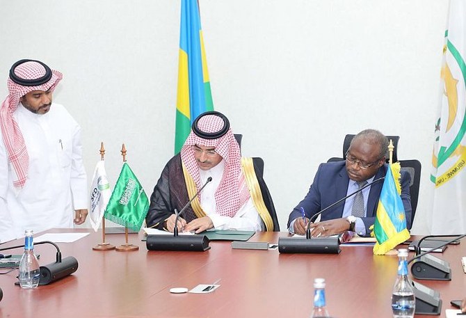 サウジアラビア開発基金（SFD）のスルタン・アル・マルシャドCEOとルワンダのンダギジマナ・ウジエル財務経済企画大臣が、ルワンダの首都キガリで2,000万米ドルのソフトローンの合意書に署名した。（SPA）