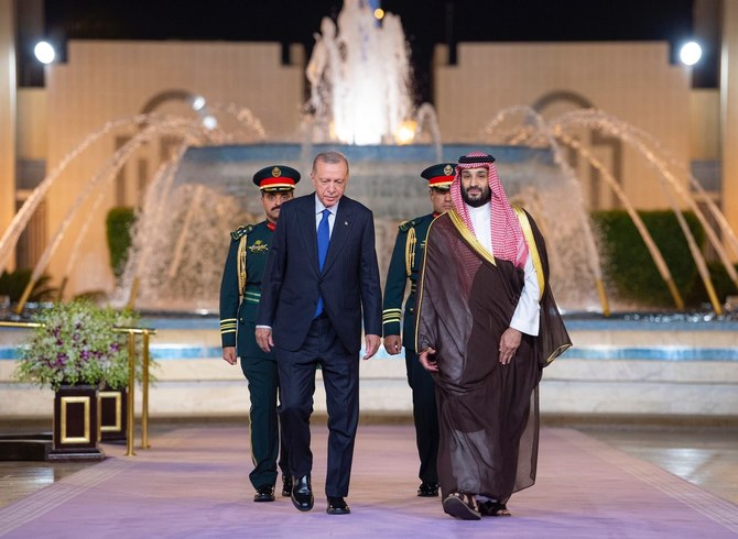 トルコのレジェップ・タイップ・エルドアン大統領はジェッダにてサウジのムハンマド・ビン・サルマン皇太子から歓迎された。国営サウジ通信(SPA)