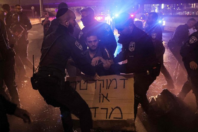 何万人ものイスラエル国民が毎週街頭で集会を開き、ベンヤミン・ネタニヤフ首相によるイスラエル司法制度改革の中止を求めている。（AFP）