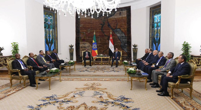 スーダンの近隣6カ国の首脳がカイロに集まり、4月中旬にアフリカ北東の国で紛争が勃発して以来、最も注目される和平会議が行われた。（エジプト大統領府）