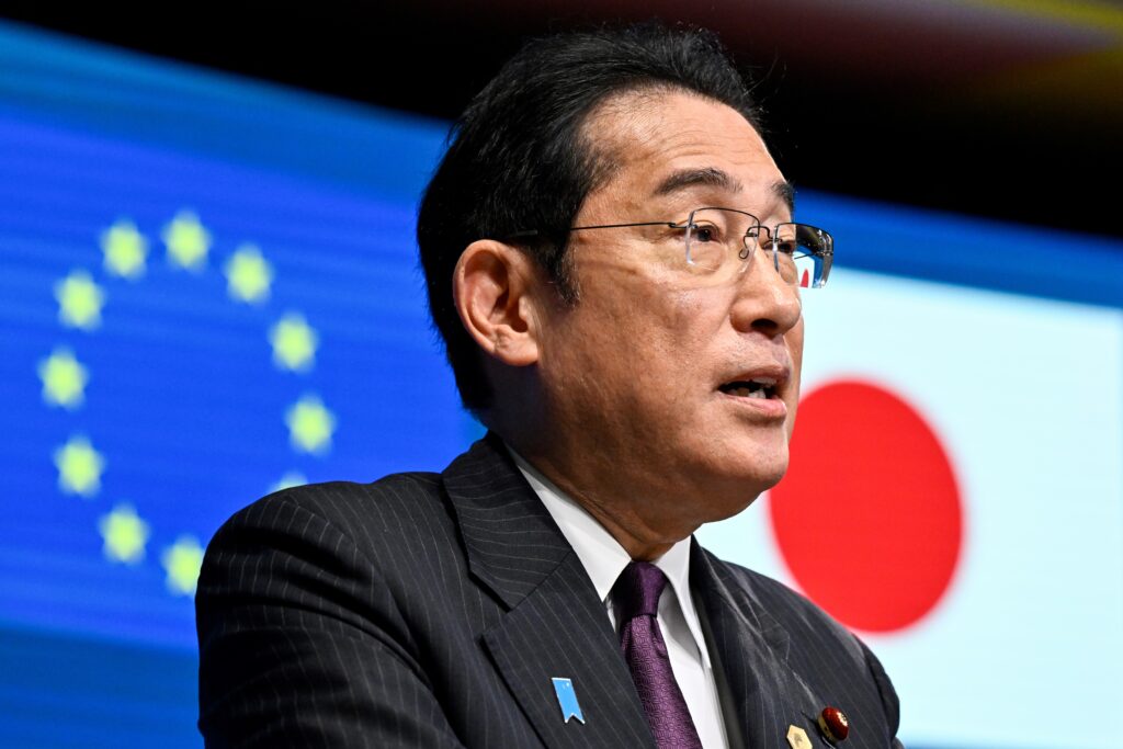 岸田首相は「人事は適材適所で」と語った。（AFP）