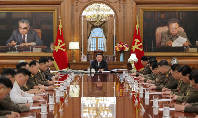 2023年8月9日、北朝鮮・平壌の朝鮮労働党中央委員会本部ビルで開催された朝鮮労働党第8期中央軍事委員会の第7回拡大会議に出席する北朝鮮の金正恩総書記。（ロイター）